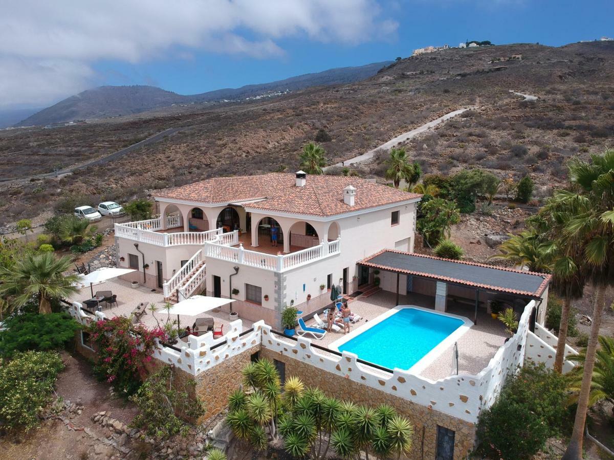 אדחה Casantilvia Heated Pool Paradise מראה חיצוני תמונה